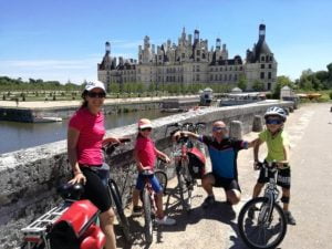 famiglia castelli della loira in bici