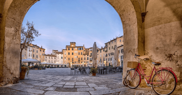 citta italiane,bicicletta Lucca